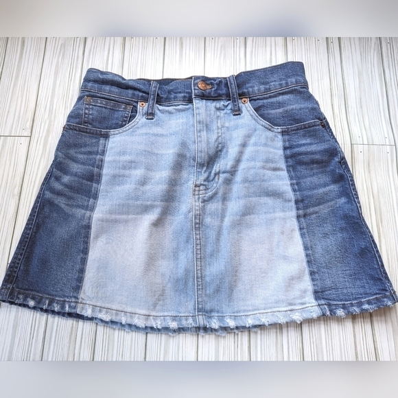 Madewell McCarren Pieced Two Tone Denim Skirt in Distressed Dark Blue Size 27 - Picture 5 of 12